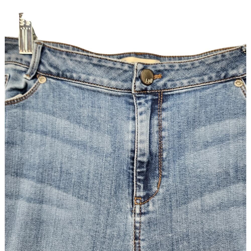 J. Jill Weekender Jeans 18 Straight Leg Denim Floral Embroidered Stretch READ - Picture 5 of 14
